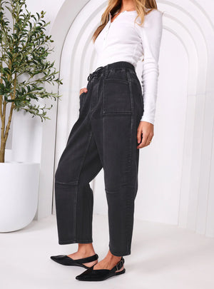 LEO BARREL JEANS - BLACK