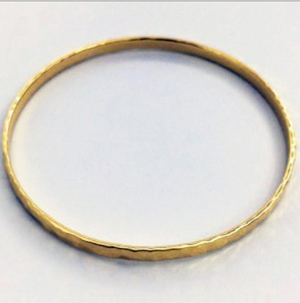 HAMMERED BANGLE - GOLD 4MM