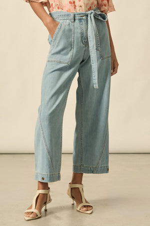 EMBARK JEAN - LIGHT WASH DENIM