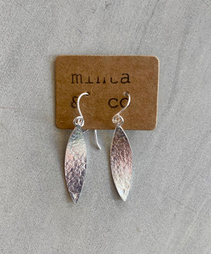 LEAF SMALL HAMMERED EARRING