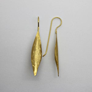 
            
                Load image into Gallery viewer, LEAF GOLD EARRINGS
            
        