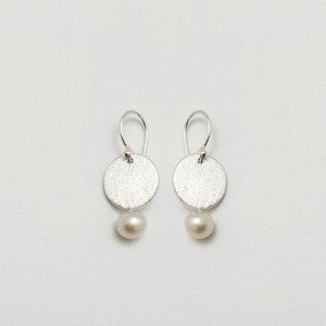 DISC WITH PERAL SILVER EARRINGS