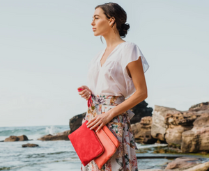 PAIGE CLUTCH W/ WRISTLET - CHERRY