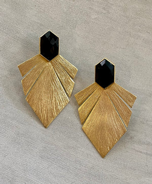 WONDER WOMAN BLACK EARRINGS