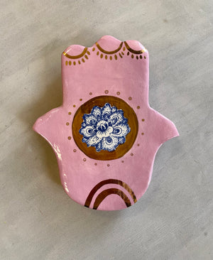 CARLA DINNAGE -HAMSA HAND ARCH PINK