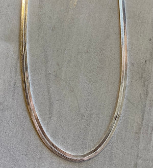 FLAT SNAKE SILVER NECKLACE