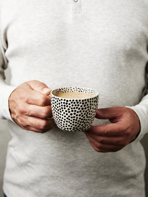 CHINO MUG BLACK SPRINKLE